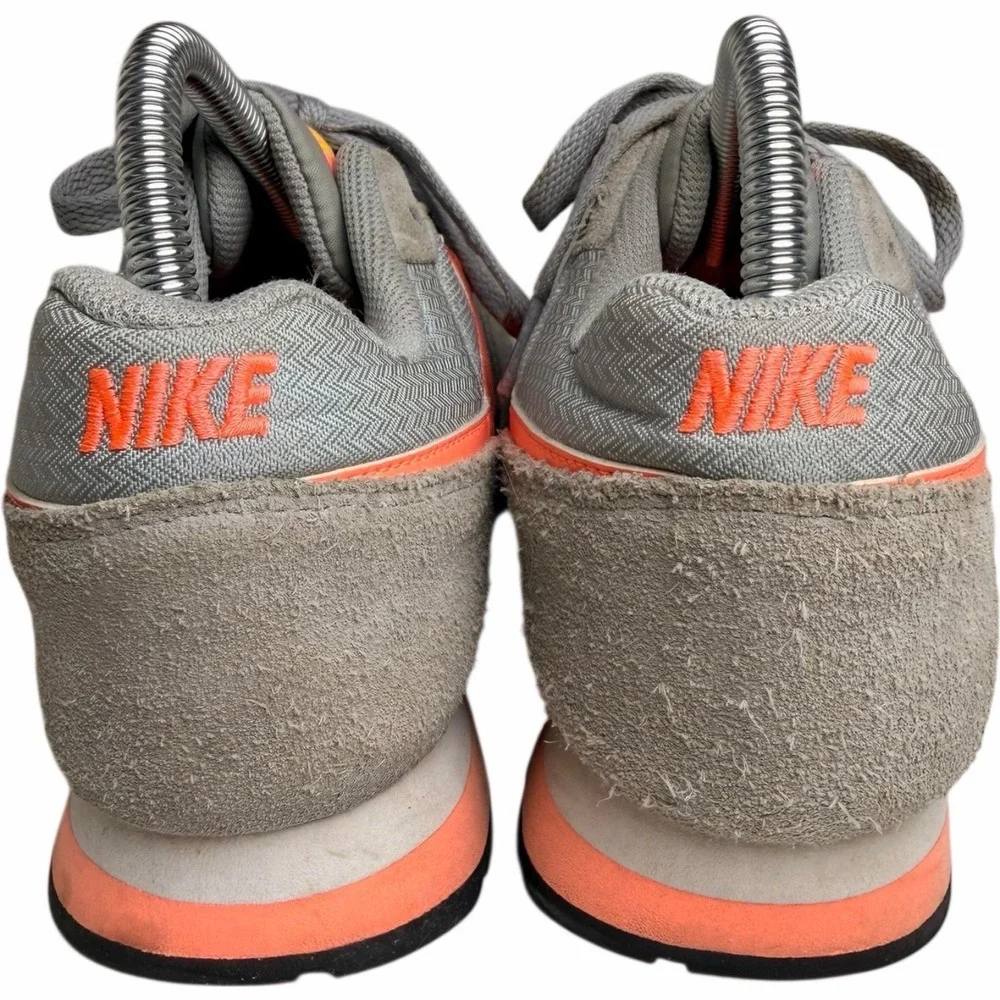 Nike‎ MD Runner 2 Womens 9 Gray Mango Peach Waffle Sole Sneakers Retro Running